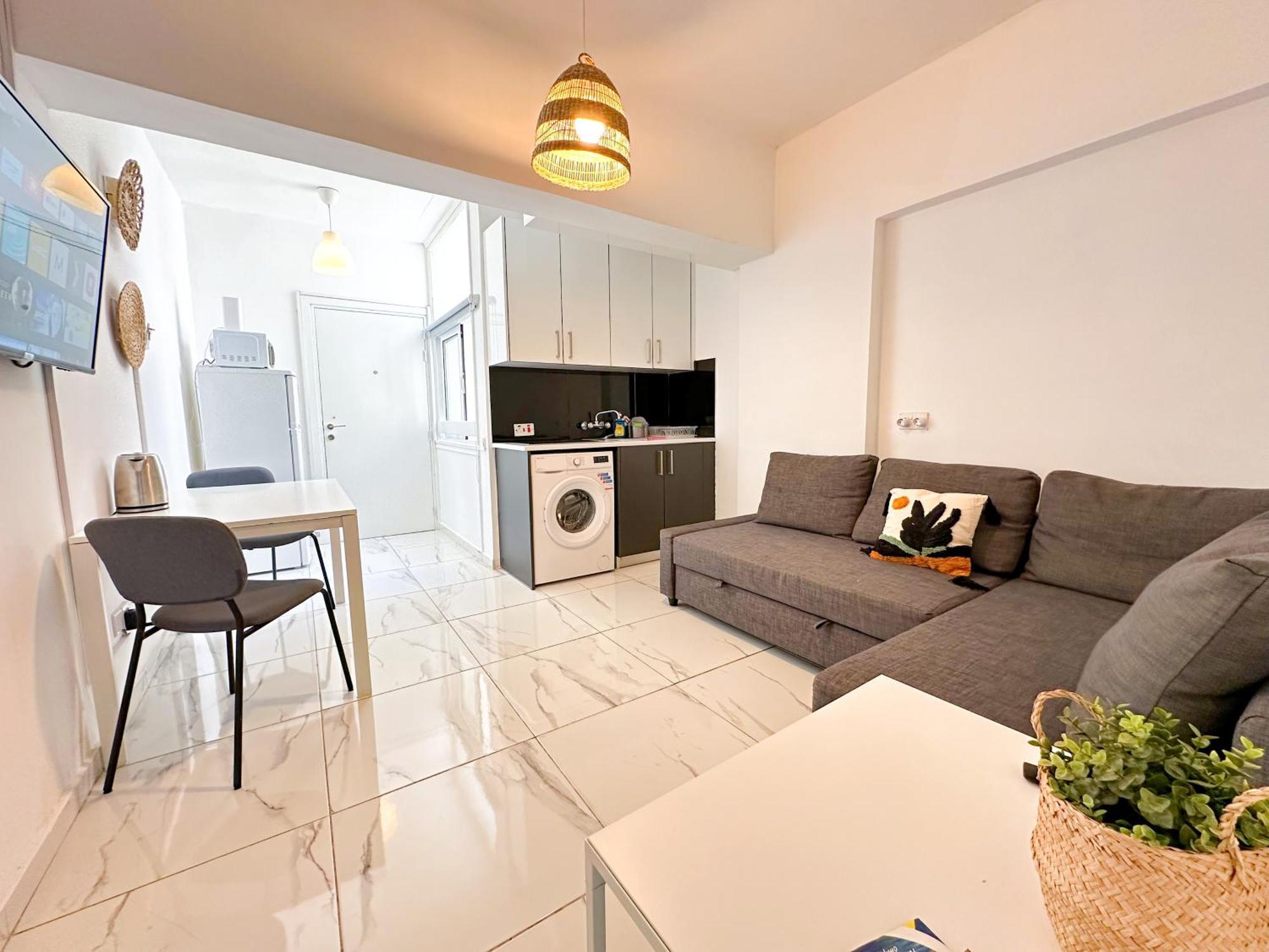 Real Center Apartment Larnaca Luaran gambar
